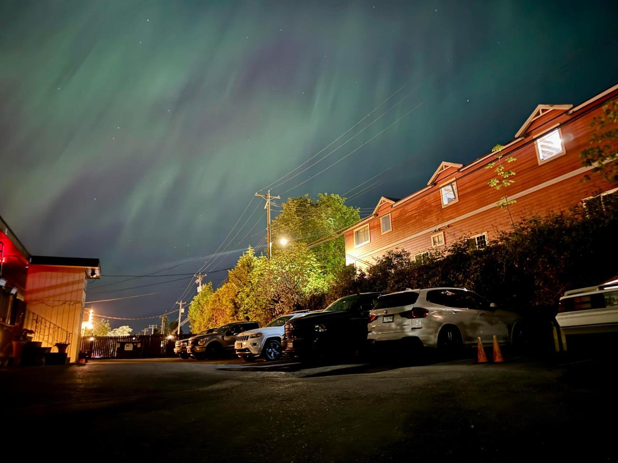 Holiday House Motel Ladysmith Exterior photo